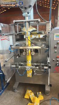 Vertical automatic packaging machine for ARV powders