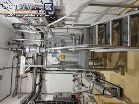 Stainless steel powder dispersing tank, 500 liters, with Netzsch pump and Alfa Laval valves.