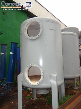 Pressure vessel softening filter