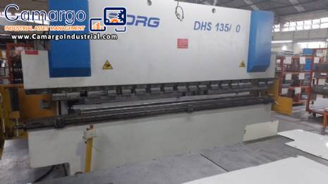 Sheet metal bending machine