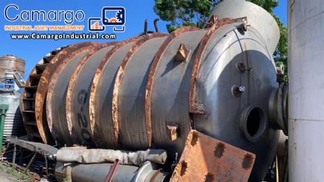 Stainless steel tank, crystallizer type, 70,000 liters