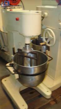 Industrial planetary mixer