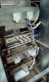 Filling machine for sachet with two dosers
