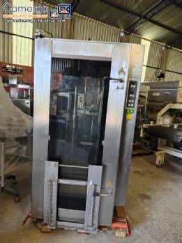 Programmable turbo oven in stainless steel, gas-powered.