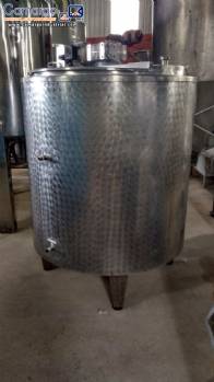 Stainless steel storage tank for steam