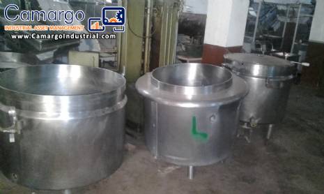 Stainless steel cooking pots