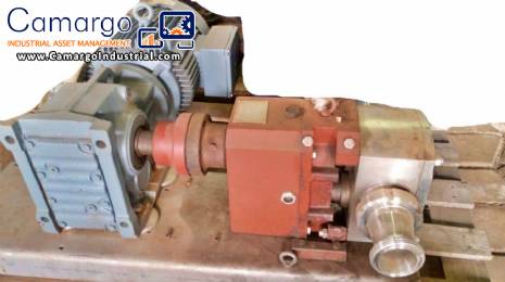 Fluid pump for transferring liquids and pastes