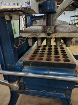 Ice cream cone making machine, cup type, 40 cavities.