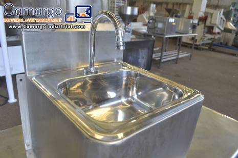 Euro Formas stainless steel washbasin