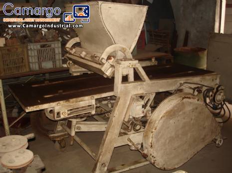 Dough feeder of CGT