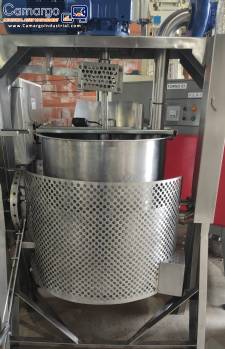 Stainless steel gas-powered tilting mixing tank, 300 liters. Stainless steel gas-powered tilting mixing tank, 300 liters.