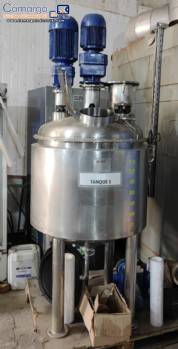 Stainless steel steam-jacketed reactor tank for agitation, emulsification, and homogenization, Biasinox 300 liters. Stainless steel steam-jacketed reactor tank for agitation, emulsification, and homogenization, Biasinox 300 liters.